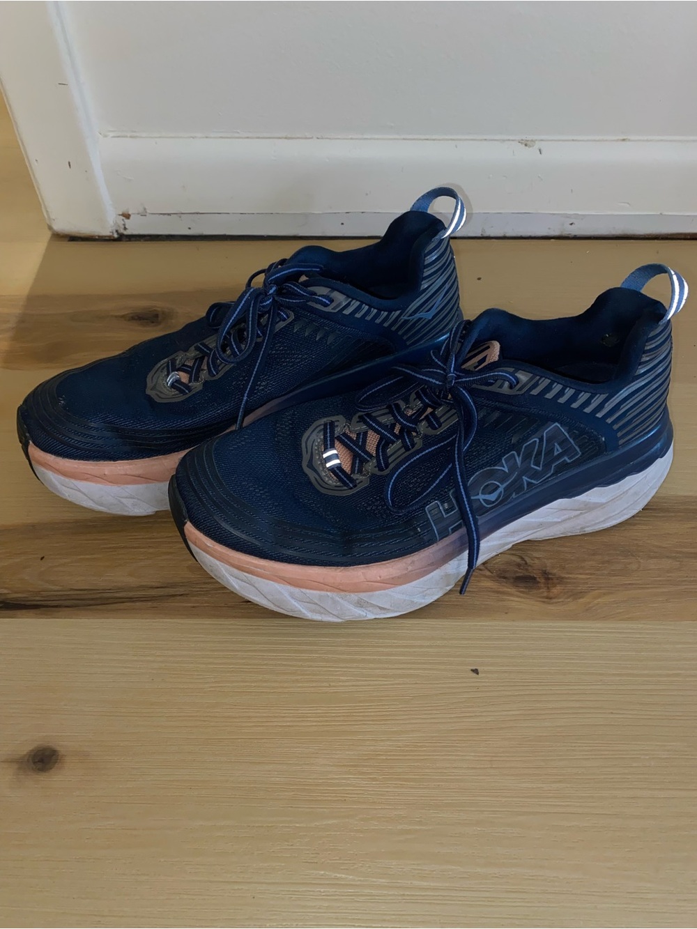 Hoka One One Bondi 6 Navy Blue & Peach Max Cushion Running Shoes Sz 8.5